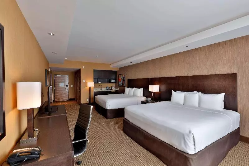 اتاق استاندارد با تخت بزرگ, Edmonton Hotel And Convention Centre