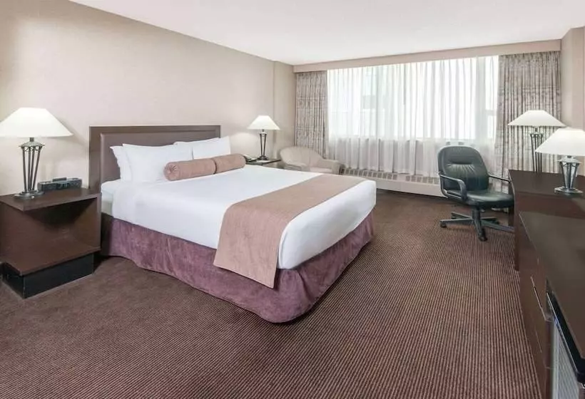 Standard-huone Parivuode, Ramada Plaza By Wyndham Calgary Downtown