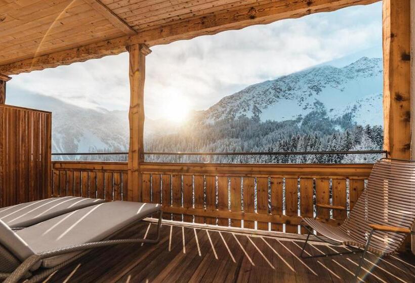 带阳台的豪华间, Alpensonne Panoramazimmer & Restaurant