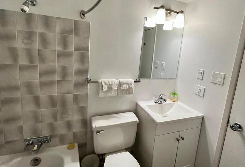 חדר סטנדרט, Anavada Inn & Suites  Prince George