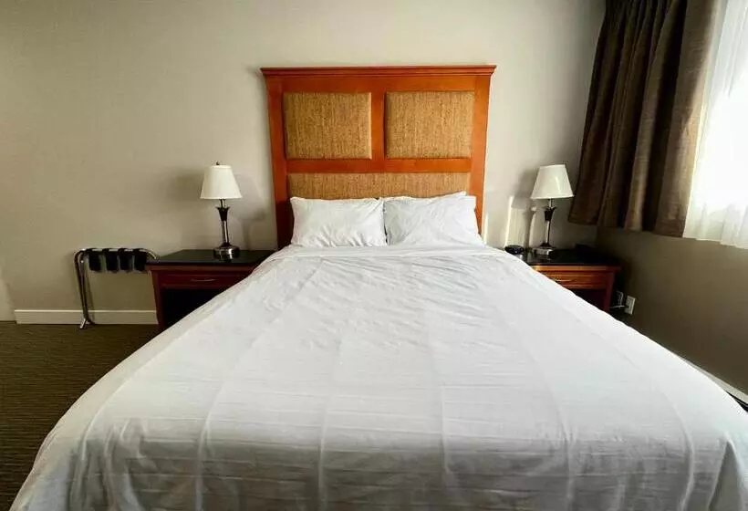 سوییت لوکس, Anavada Inn & Suites  Prince George