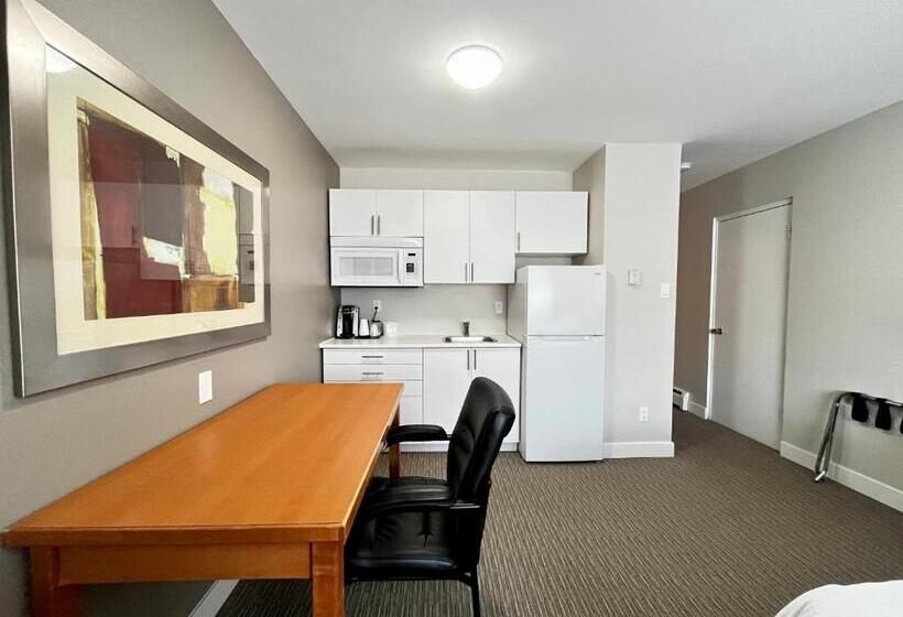 חדר דלוקס עם מיטת קינג, Anavada Inn & Suites  Prince George