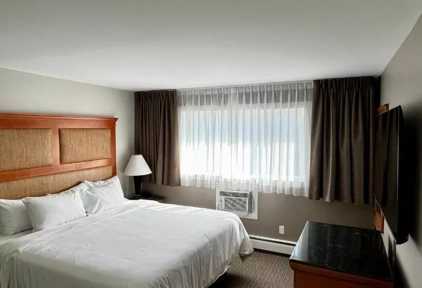 Deluxe Suite King Bed, Anavada Inn & Suites  Prince George