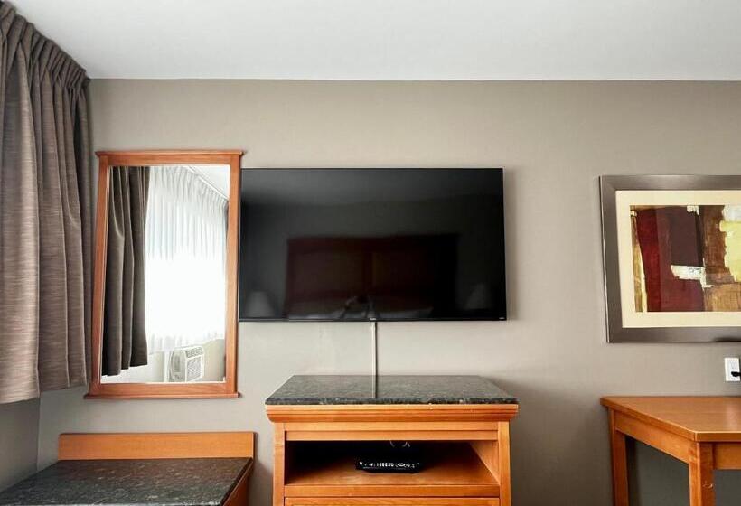 חדר דלוקס עם מיטת קינג, Anavada Inn & Suites  Prince George