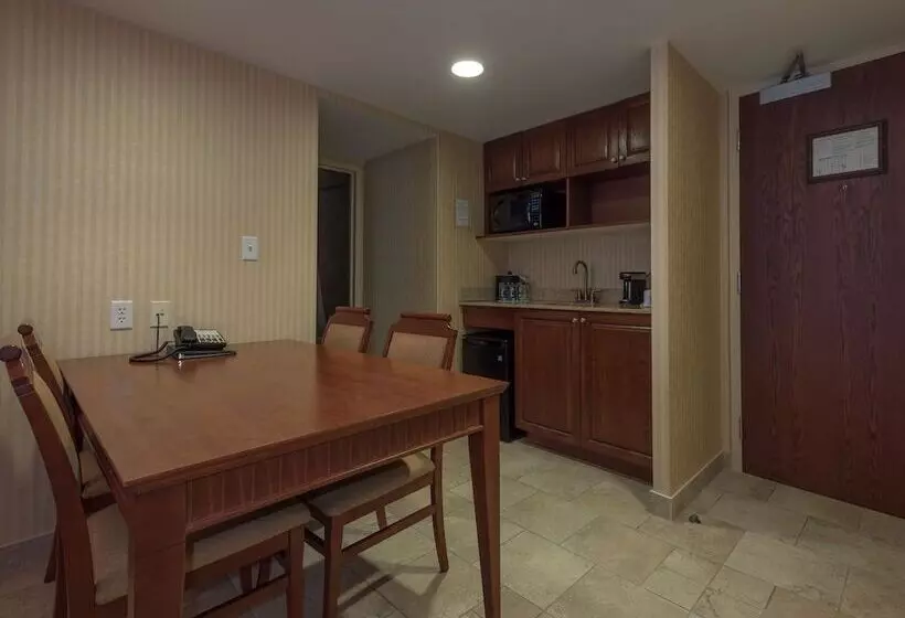 Sviitti, Best Western Plus Otonabee Inn