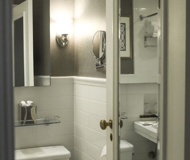 غرفه قياسيه سريرين مزدوجين, Delta Hotels By Marriott Bessborough