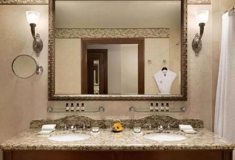 اتاق لوکس, Fairmont Chateau Lake Louise