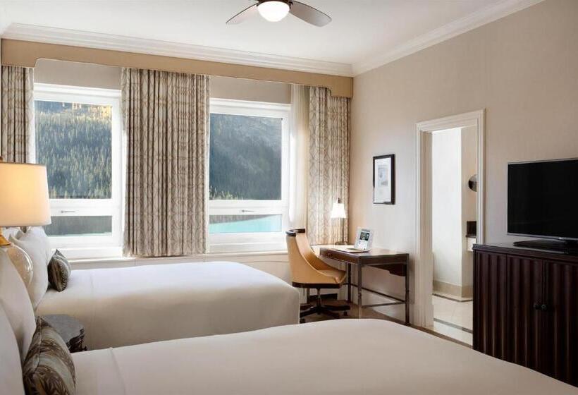 غرفة ديلوكس مطلة على البحيرة, Fairmont Chateau Lake Louise