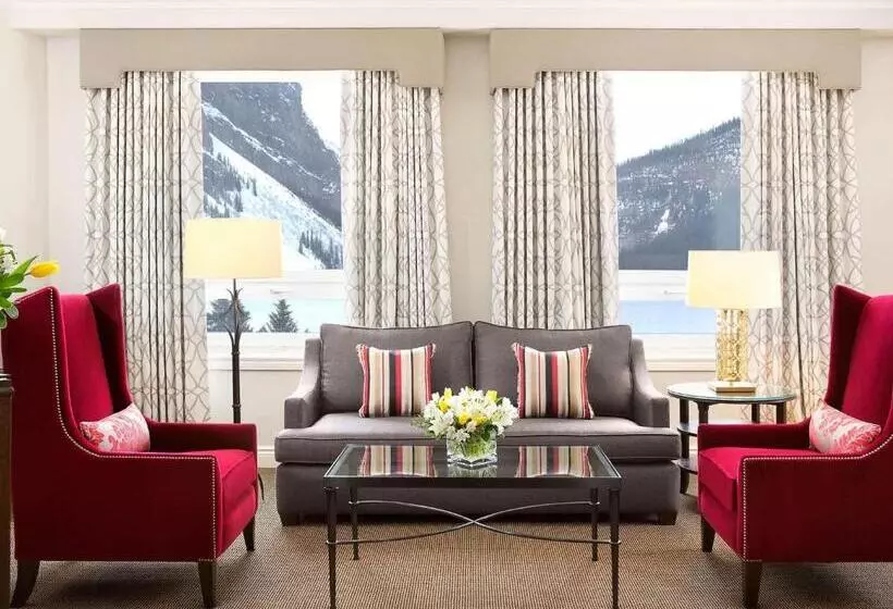 Suite with lake view, Fairmont Chateau Lake Louise
