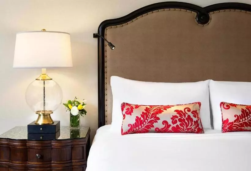 اتاق لوکس, Fairmont Chateau Lake Louise