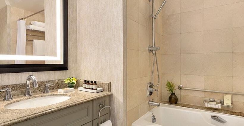 جناح, Fairmont Chateau Lake Louise