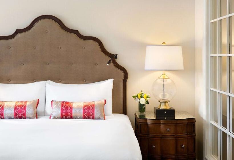 اتاق لوکس, Fairmont Chateau Lake Louise
