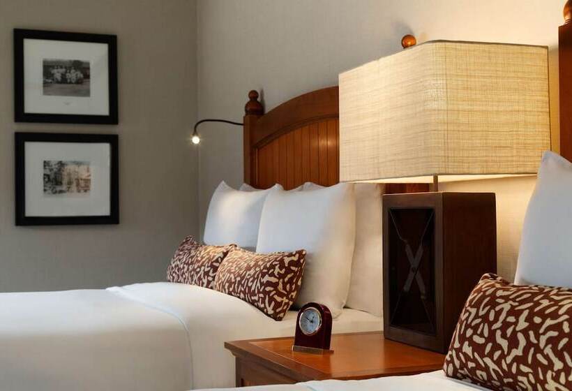 غرفة ديلوكس, Fairmont Jasper Park Lodge