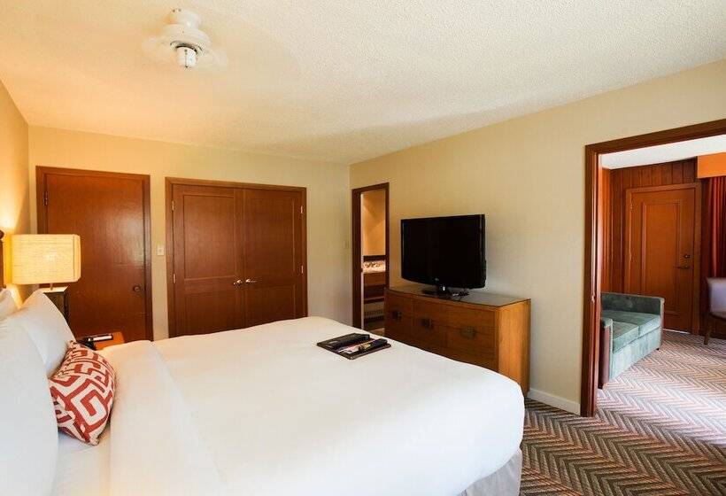 غرفة ديلوكس, Fairmont Jasper Park Lodge