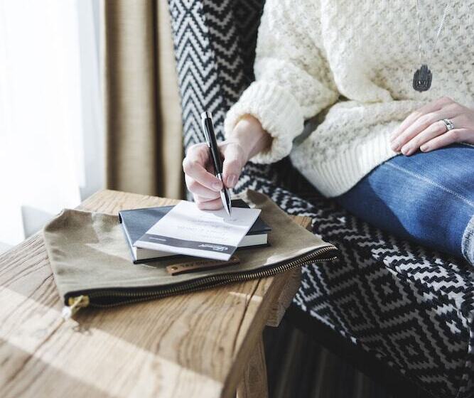 جناح جونيور مطل علي البحيرة, Fairmont Jasper Park Lodge