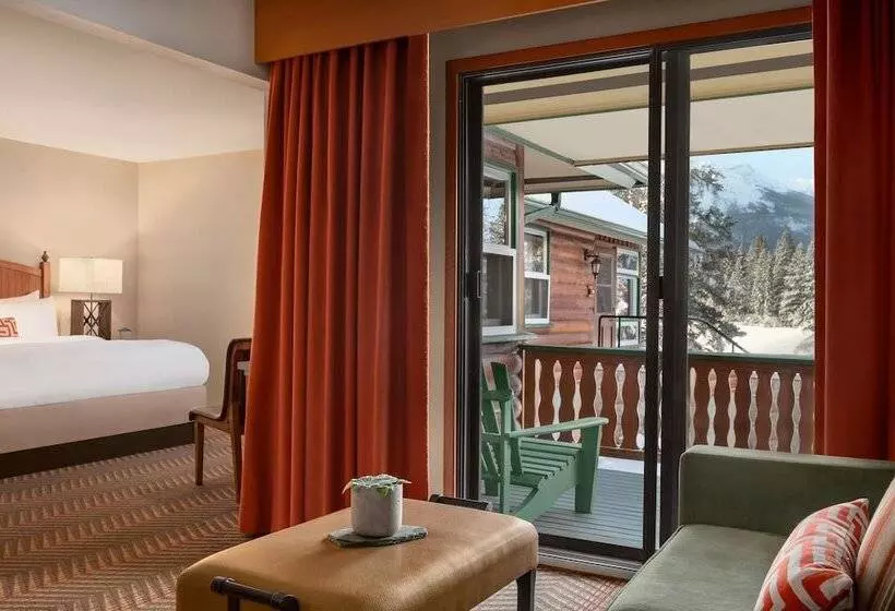 سوییت جونیور با چشم‌انداز دریاچه, Fairmont Jasper Park Lodge