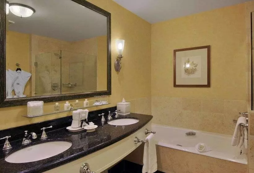 سوییت, Fairmont Jasper Park Lodge