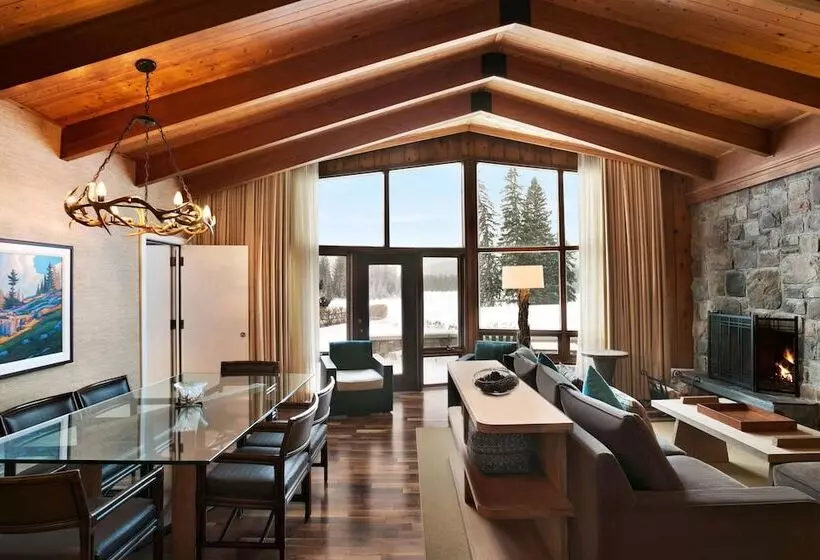 کابین, Fairmont Jasper Park Lodge
