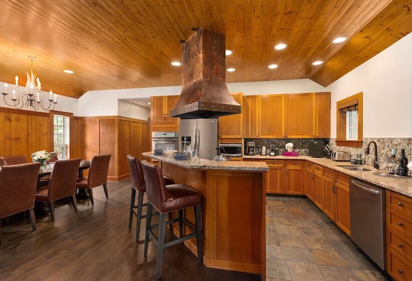 كابينة, Fairmont Jasper Park Lodge