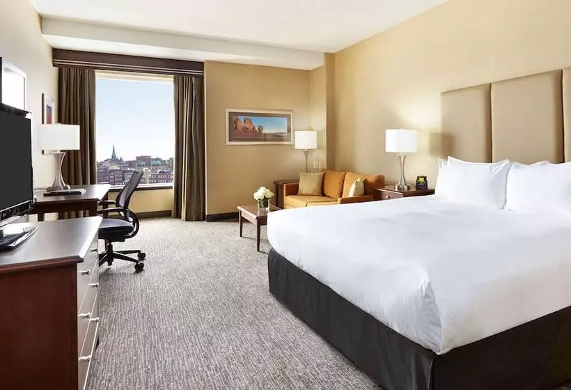 景色の見えるダブルベッドスタンダードルーム, Hilton Saint John