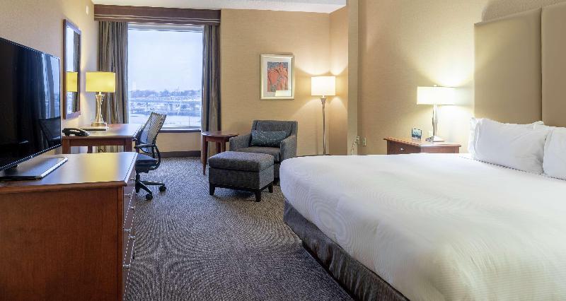 キングサイズベッドのクラブルーム, Hilton Saint John