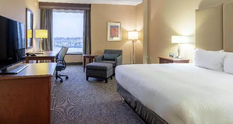 キングサイズベッドのクラブルーム, Hilton Saint John