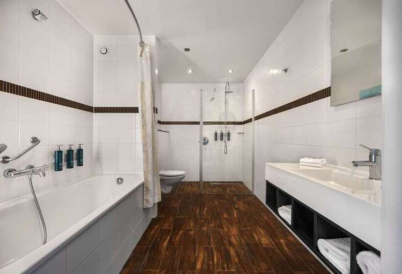 스탠다드 룸 킹사이즈 침대, Hilton Saint John