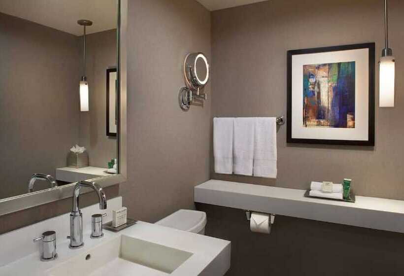 اتاق استاندارد با 2 تخت دوبل, Hilton Toronto Airport Hotel & Suites
