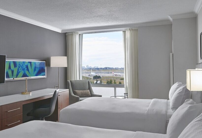 חדר סטנדרט שתי מיטות זוגיות, Hilton Toronto Airport Hotel & Suites