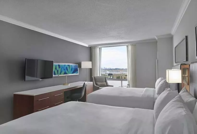 اتاق استاندارد با 2 تخت دوبل, Hilton Toronto Airport Hotel & Suites