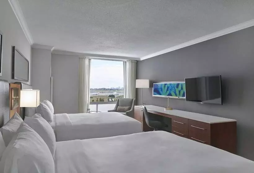 اتاق استاندارد با 2 تخت دوبل, Hilton Toronto Airport Hotel & Suites