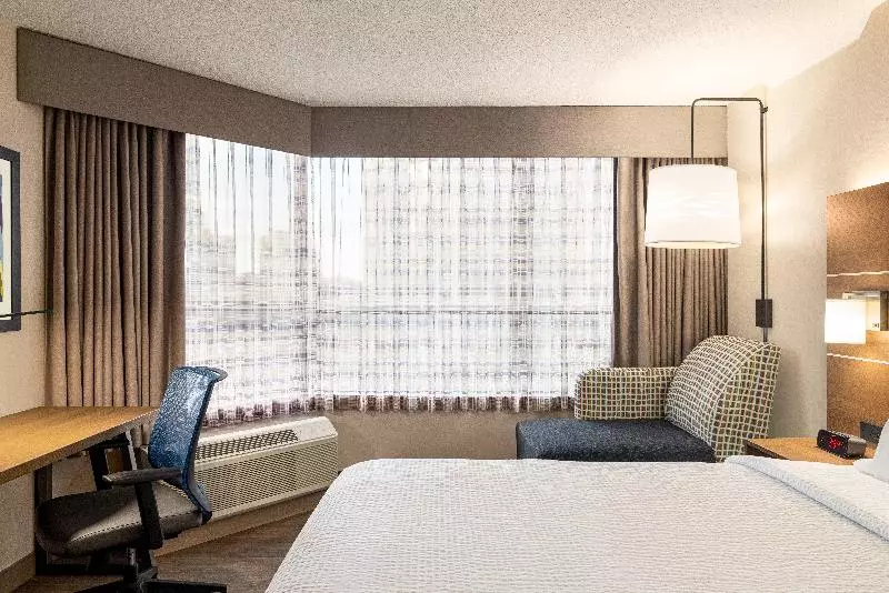 キングサイズベッドのエクゼクティブルーム, Holiday Inn Express Vancouvermetrotown