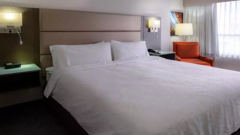 キングサイズベッドのエクゼクティブルーム, Holiday Inn Express Vancouvermetrotown