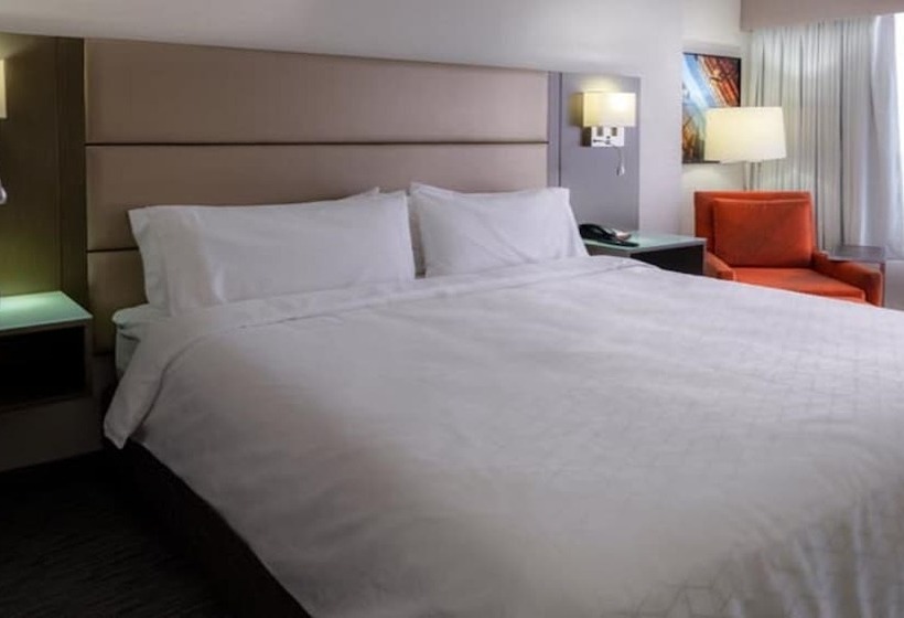 غرفه قياسيه سريرين مزدوجين, Holiday Inn Express Vancouvermetrotown