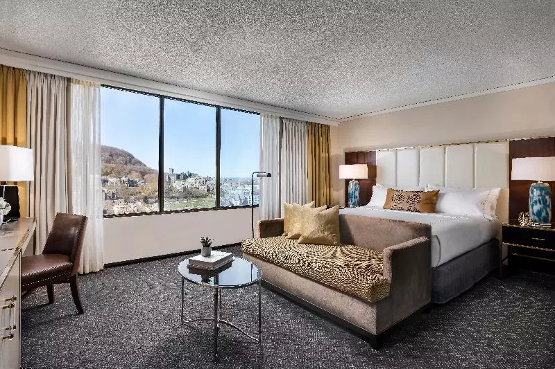 اتاق لوکس با تخت بزرگ, Omni Montroyal