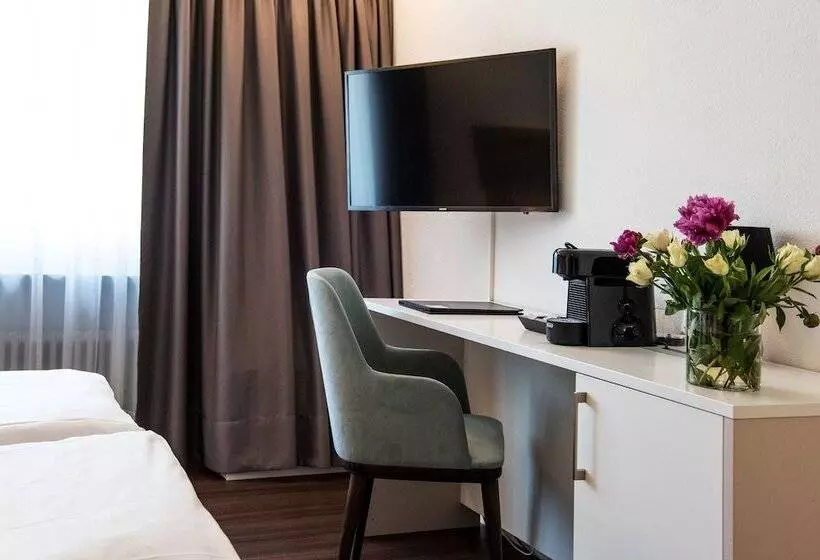 Quarto Superior com Balcão, Polo