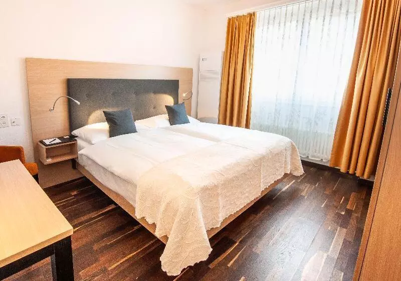 Quarto standard, Polo