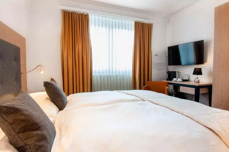 Quarto standard, Polo