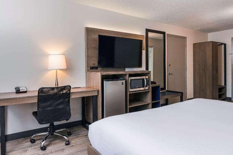 Стандартный Номер Кровать Кинг, Quality Inn & Conference Centre Kingston Central