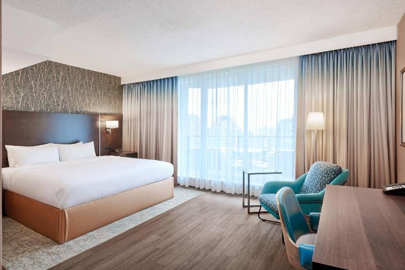 带大床的标准工作室, Residence Inn By Marriott Vancouver Downtown