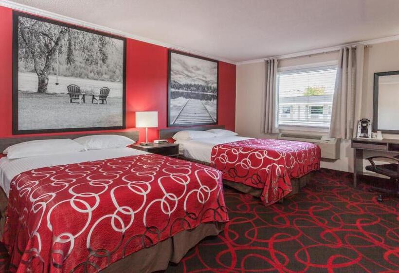 带2个双人床的标准工作室, Super 8 By Wyndham Kirkland Lake