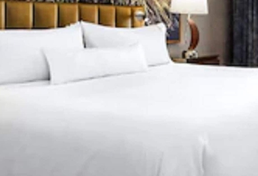 클래식 룸 더블 침대, The Westin Toronto Airport