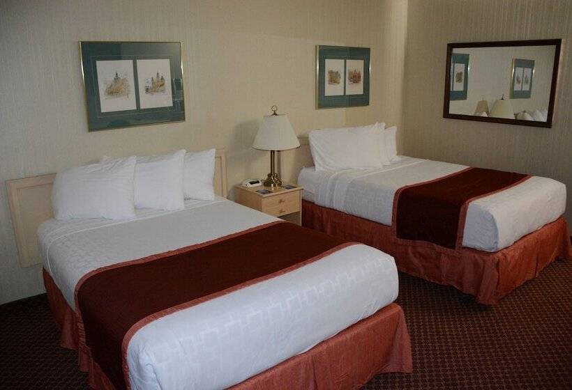 غرفه قياسيه سريرين مزدوجين, Travelodge By Wyndham Lethbridge