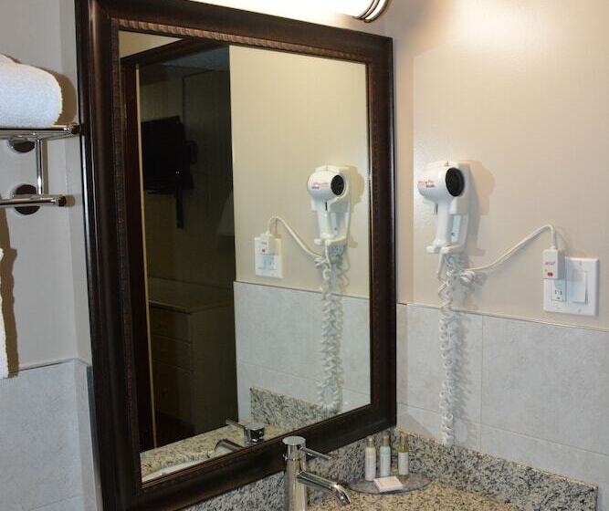 חדר סטנדרט, Travelodge By Wyndham Lethbridge