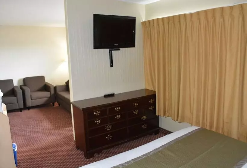 سوییت, Travelodge By Wyndham Lethbridge