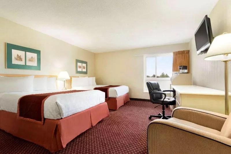 اتاق استاندارد, Travelodge By Wyndham Lethbridge