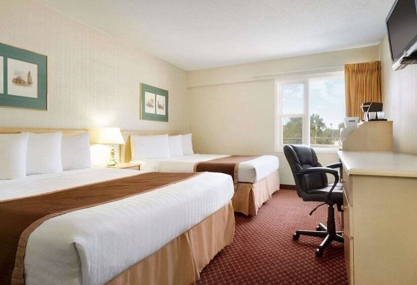 غرفه قياسيه سريرين مزدوجين, Travelodge By Wyndham Lethbridge