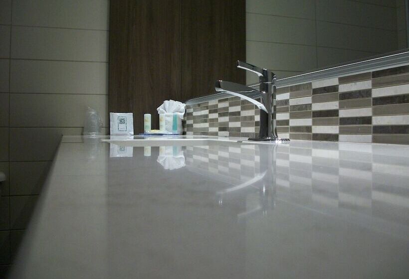 デラックスルーム, Quality Inn Rouynnoranda