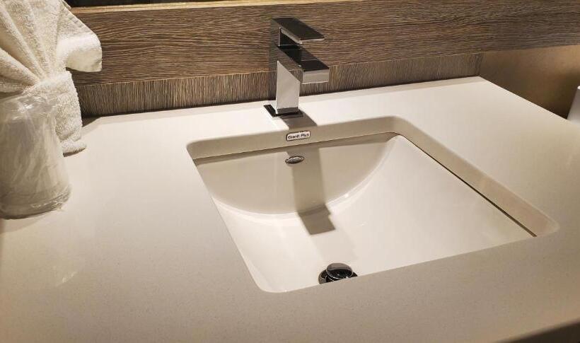 スタンダードルーム, Quality Inn Rouynnoranda