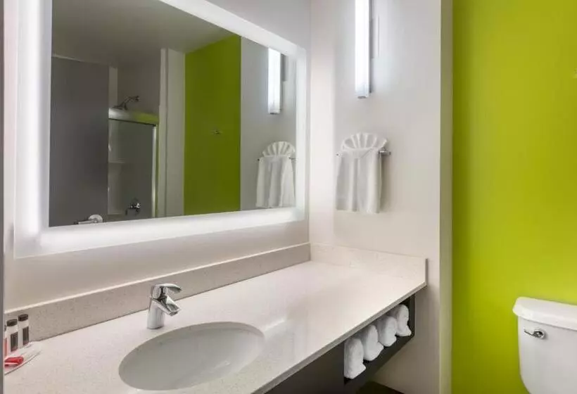 اتاق استاندارد, Super 8 By Wyndham Winnipeg East Mb